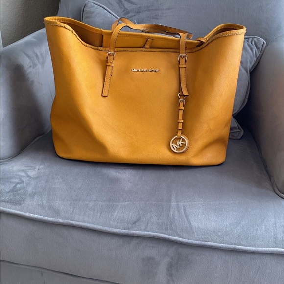 Michael Kors yellow tote - Picture 1 of 1